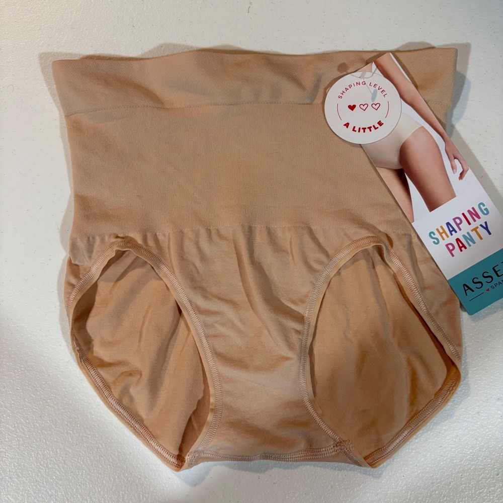 Assets by Spanx Shaping Panty High Waisted Nude Small S/CH/P New With Tags